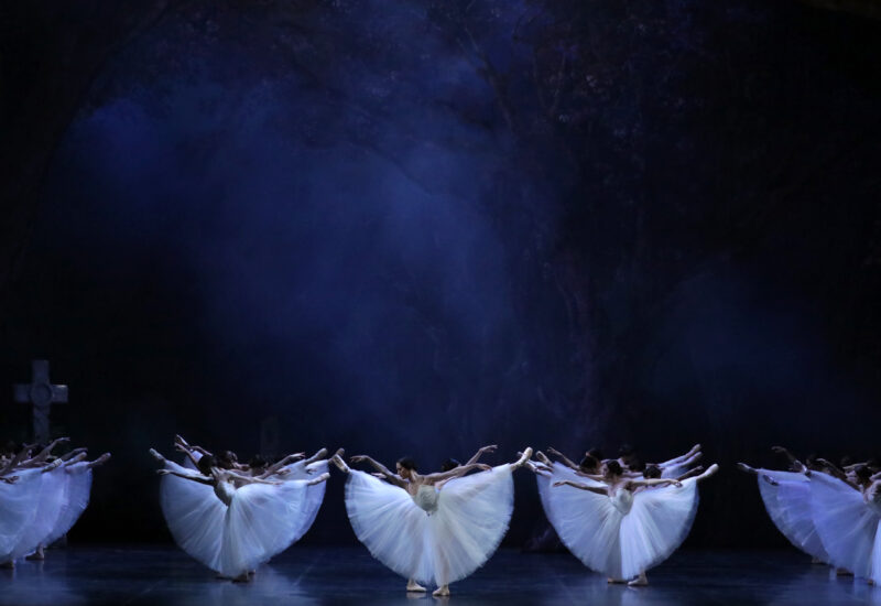 Giselle, la danza dell’amore e del perdono torna alla Scala